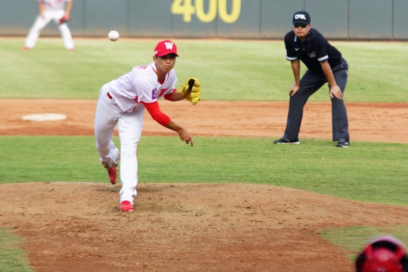 味全龍總教練葉君璋說，歐耀宗右肩傷勢比羅嘉仁嚴重得多，術後回來還能投到148公里，真的是不可思議。（譚學硯提供）