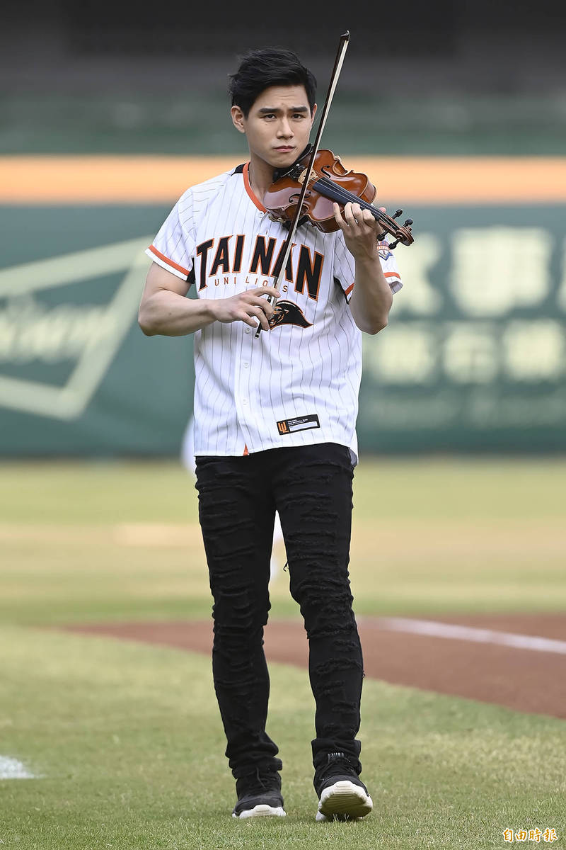 中職》傑尼獅主題日獅隊邀「小提琴界彭于晏」李齊表演- 自由體育