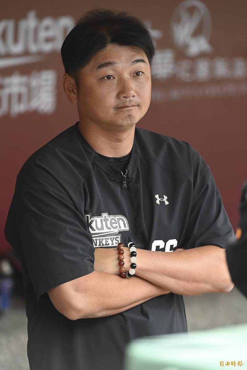 北京賽車冷熱 中職 坦然接受 曾豪駒踢土抗議遭聯盟罰款1萬元 包你發娛樂城下載 天天玩運彩投注站 北京賽車冷熱 中職 坦然接受 曾豪駒踢土抗議遭聯盟罰款1萬元 包你發娛樂城下載 天天玩運彩投注站