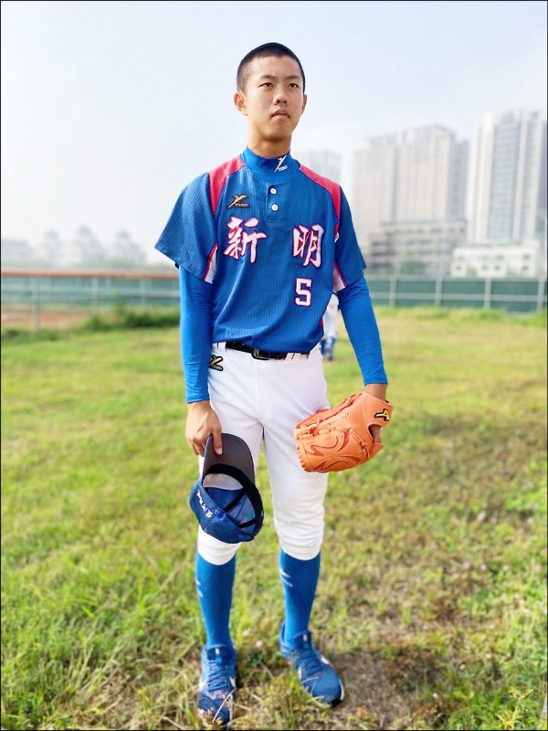 興大附農教練顏良吉也將兒子顏宇廷送往日本念書兼打球。（顏良吉提供）