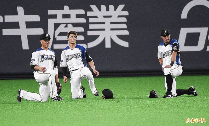 北海道日本火腿鬥士外野手王柏融（左起）、西川遙輝與大田泰示，後兩人可能在下季改披別隊戰袍。（資料照，記者陳志曲攝）

