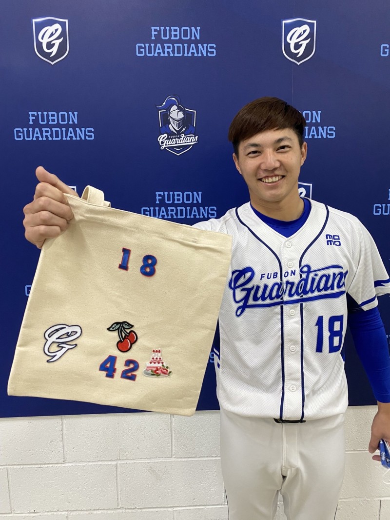 郭俊麟今天出席富邦悍將球迷會。（富邦悍將提供）