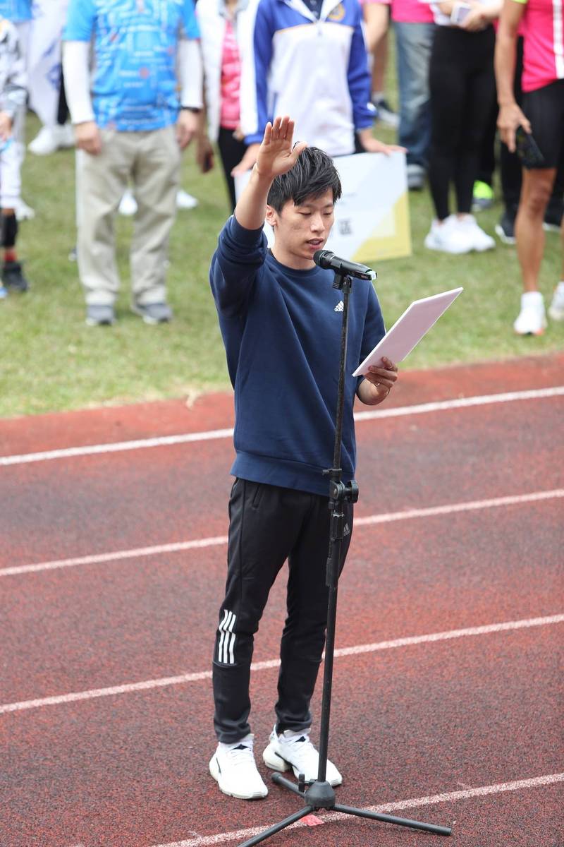 國際扶輪公益運動嘉年華，由鞍馬王子李智凱宣誓起跑。（大會提供）