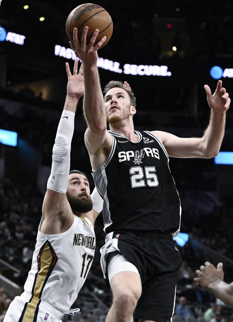 博爾特（右）。（美聯社）