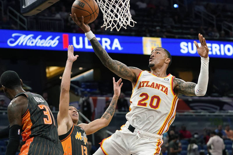 老鷹輕取魔術。（美聯社）