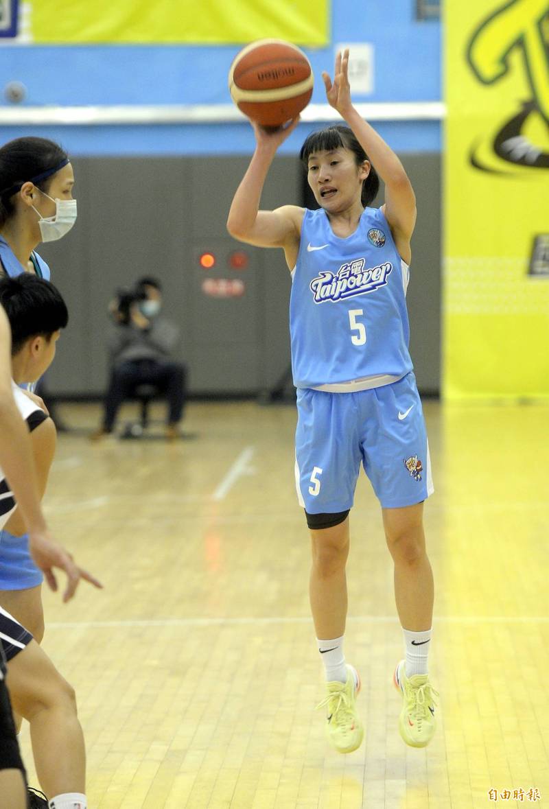 陳孟欣外線出手。（記者林正堃攝）