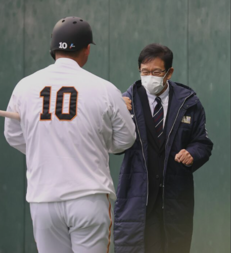 日職 轉隊後首次重逢中田翔被栗山監督激勵了 自由體育 日職 轉隊後首次重逢中田翔被栗山監督激勵了 自由體育