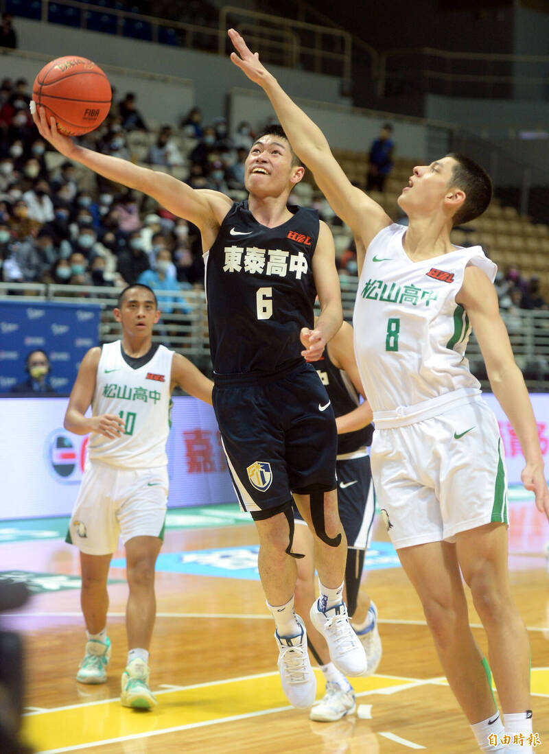 圖 這位菜鳥太強了！林現惟轟27分 率松山擊敗