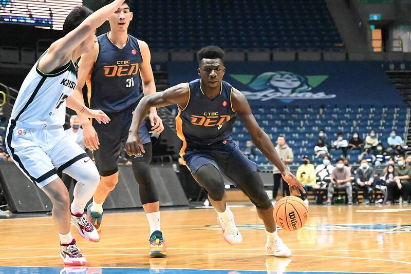 中信特攻阿巴西。（資料照，記者李惠洲攝）