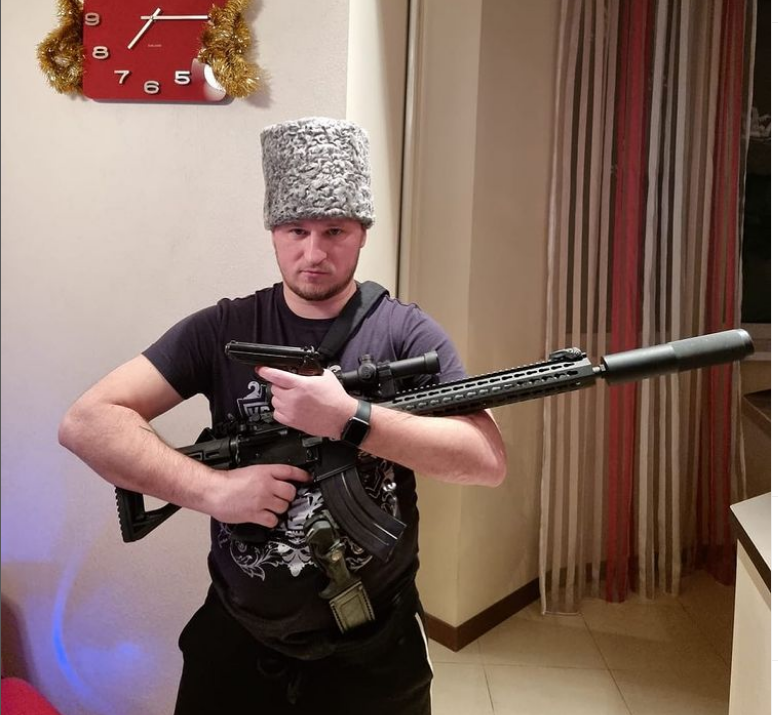 烏克蘭前國腳回基輔從戎抗俄。（圖翻攝自Oleksandr Aliyev_IG）