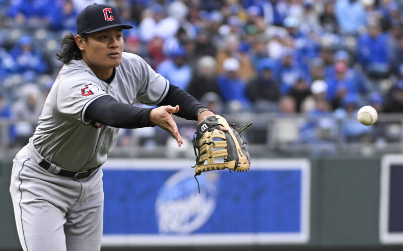 張育成連兩年擔任開幕戰先發，成為台灣打者史上第一人。（美聯社）