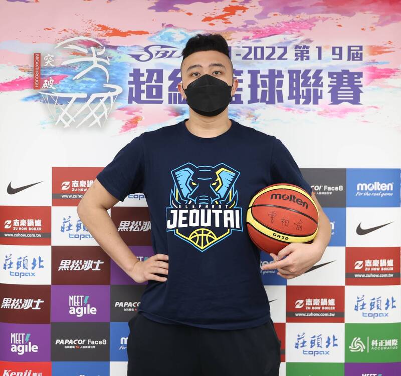 九太狀元曾柏喻喜獲3月人氣王。（籃協提供）