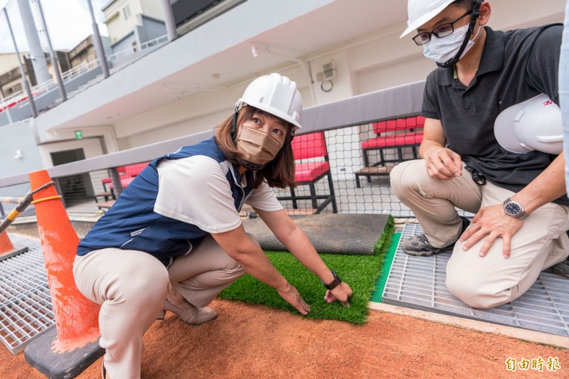 Re: [新聞] 新竹棒球場「排水溝蓋在場內」 立委會勘要求外推
