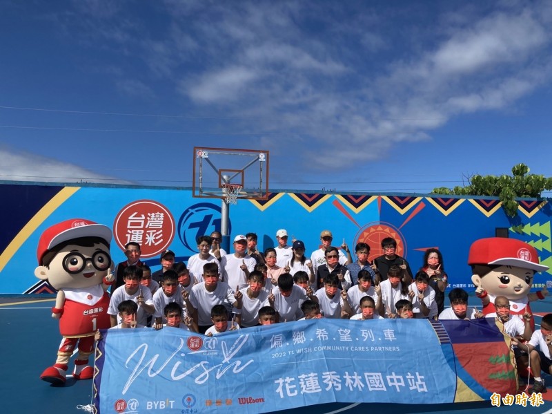 T1 WISH 列車今開至花蓮站。（記者吳孟儒攝）