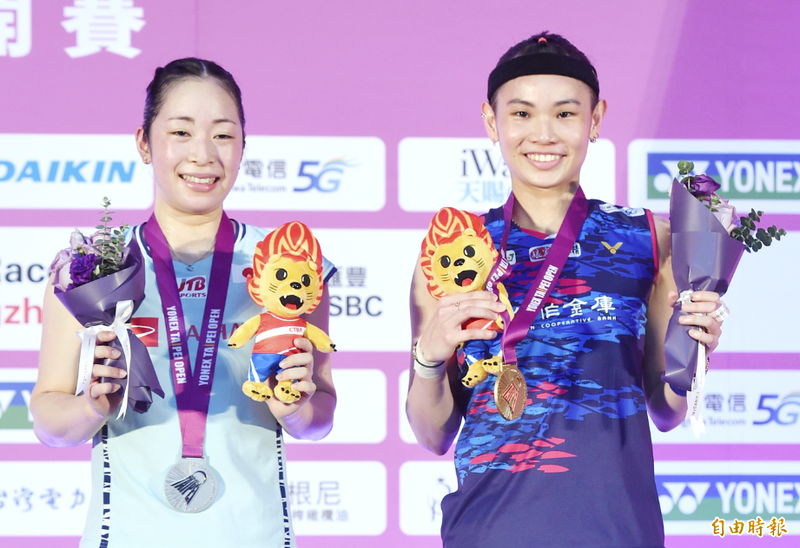戴資穎（右）擊敗川上紗惠奈奪下冠軍。（記者方賓照攝）