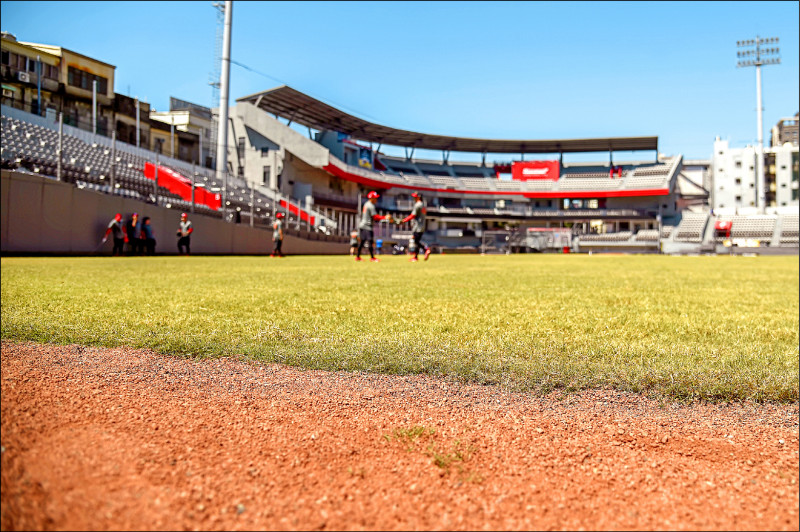 新竹球場改善 中職：優先處理草皮