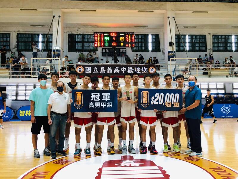 總教練陳定杰肩負國家隊任務不在陣中，HBL衛冕軍光復高中在王輝盃奪隊史首座盃賽冠軍。（李宇偉提供）