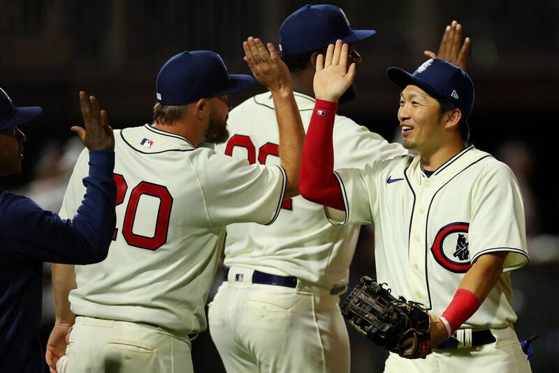 鈴木誠也助小熊贏得 玉米田之戰 今日mlb戰績 自由體育