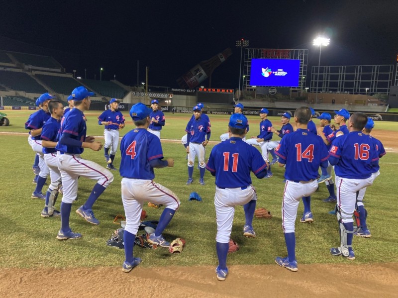 台灣隊賽後跳戰舞。（棒協提供）