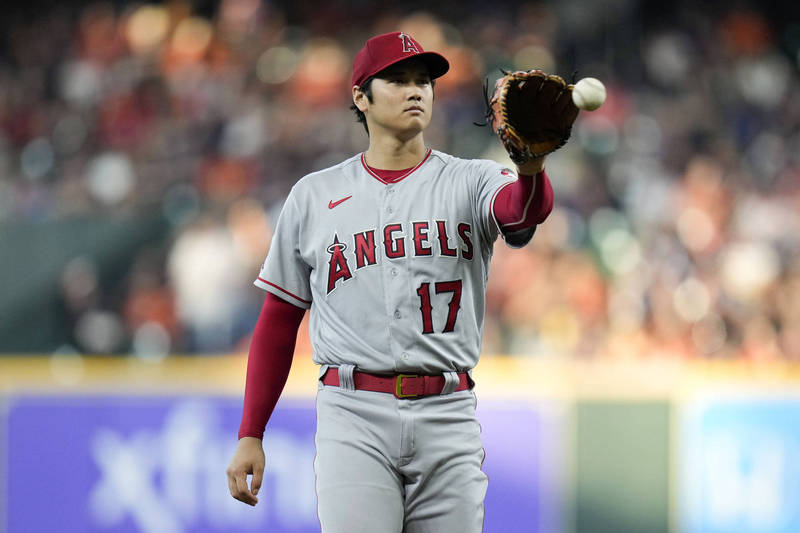 MLB》99英哩伸卡位移43CM 大谷的新魔球當場讓阿土伯苦笑（影音