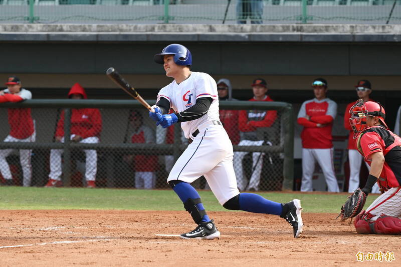 張育成雙安表現。（記者廖耀東攝）