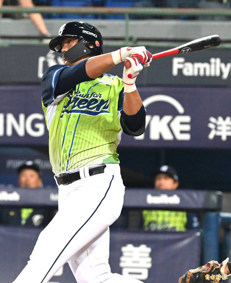 高國輝單場雙響砲，暫時以3轟獨居全壘打王。（記者王藝崧攝）