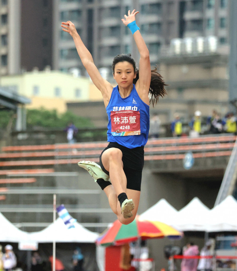 「最強國中生」林沛萱今天出賽全中運五項全能跳高。（全中運執委會提供）