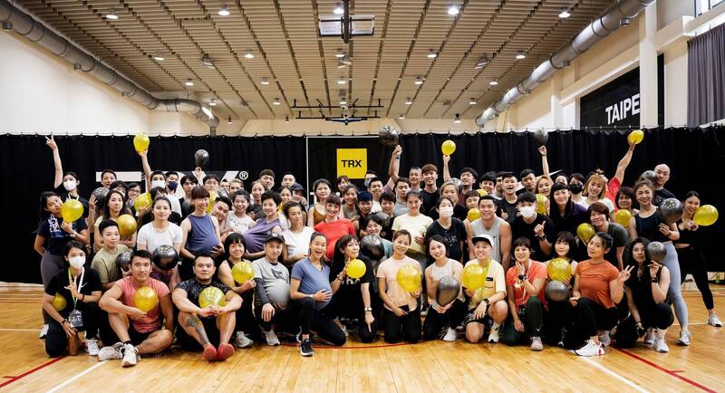 文姿云體驗TRX培訓課程。（主辦單位提供）