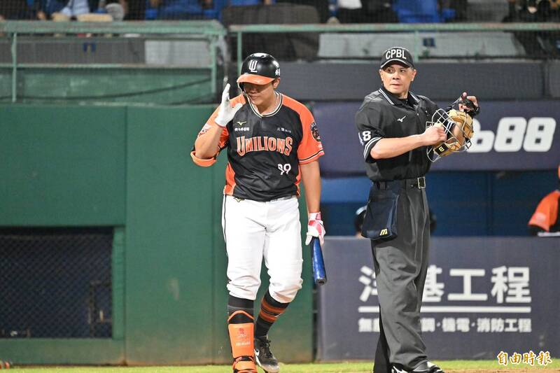 中職》餅總超戲劇性調度!林益全、胡金龍「代打秀」新莊嗨翻了 - 自由體育