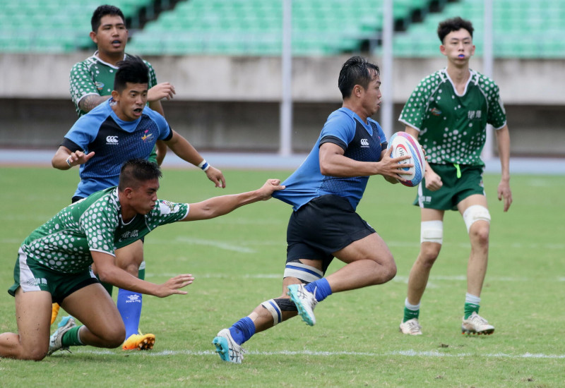 上屆隊長謝秉益（持球者）帶動球隊進攻，率台北元坤擊敗台南楷爾。（台北元坤提供）