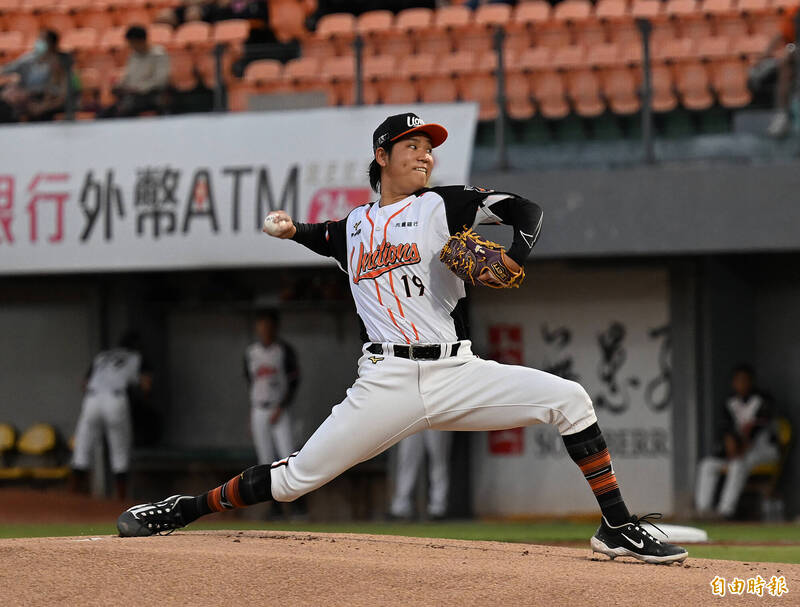 統一獅先發投手古林睿煬。（記者李惠洲攝）