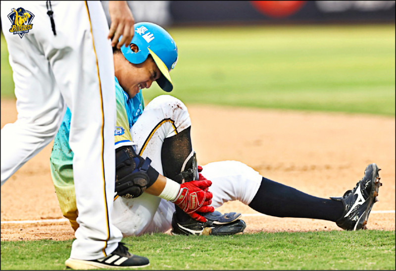 岳東華進傷兵名單。（取自兄弟臉書專頁）