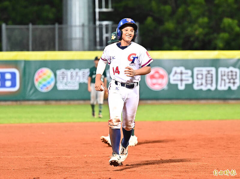 U12世界盃》球只是切到仍飛出牆 羅宇彥轟生涯首支滿貫砲 - 自由體育