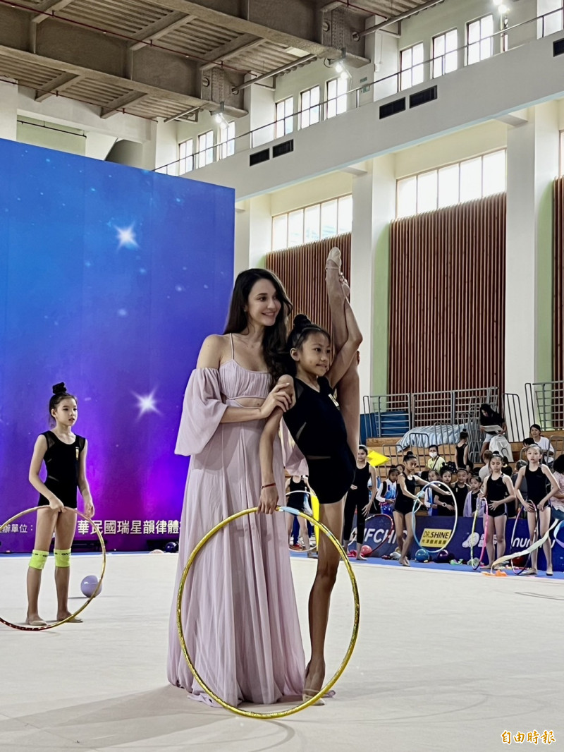 瑞莎（左）。（記者粘藐云攝）