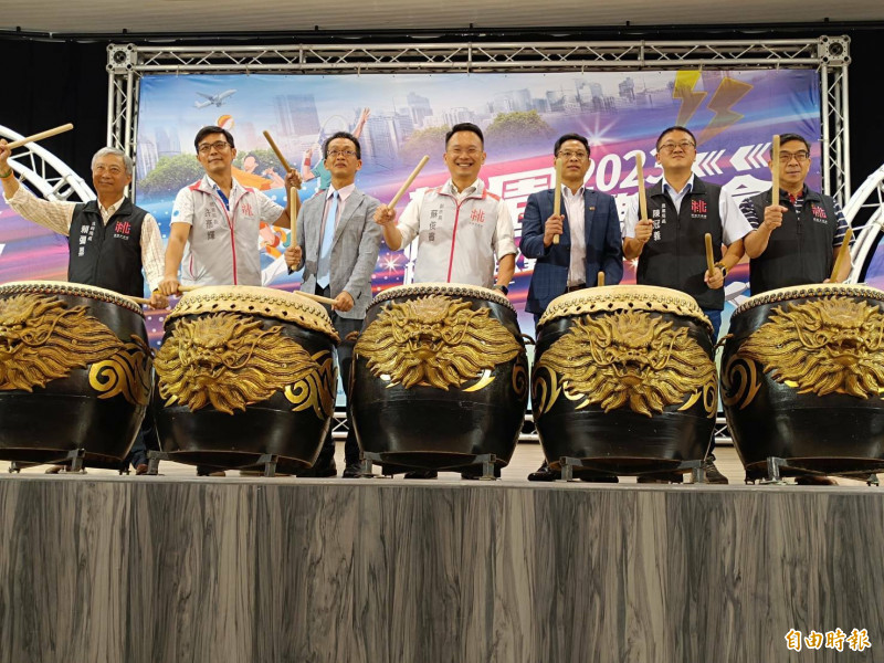 每年9月9日為全國體育日，桃市府體育局首辦體育表演會，當天將在平鎮區1895乙未保台紀念公園登場，副市長蘇俊賓（中）等人出席宣傳記者會。（記者鄭淑婷攝）
