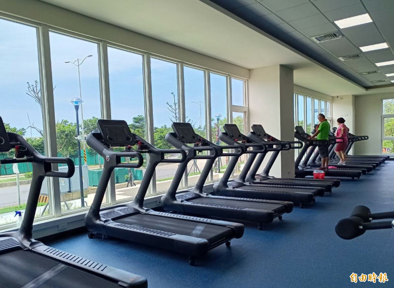 桃市府體育局表示，9月9日全民體育日，桃市各國民運動中心將免費開放使用游泳池及體適能中心。（記者鄭淑婷攝）
