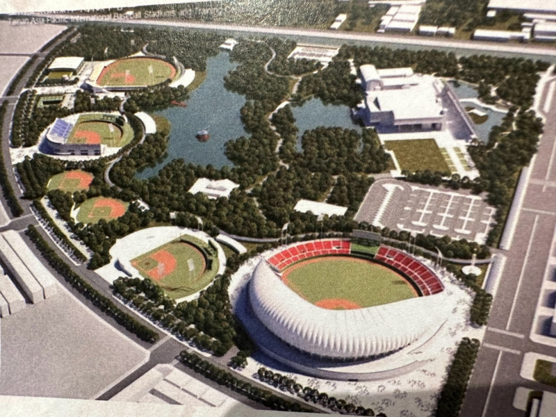 亞太國際棒球訓練中心包含成棒主副球場、少棒主副球場各1座，以及2座內野練習場、1座室內投打練習場，營運移轉（OT）案預計第4季公告。（圖為模擬圖）