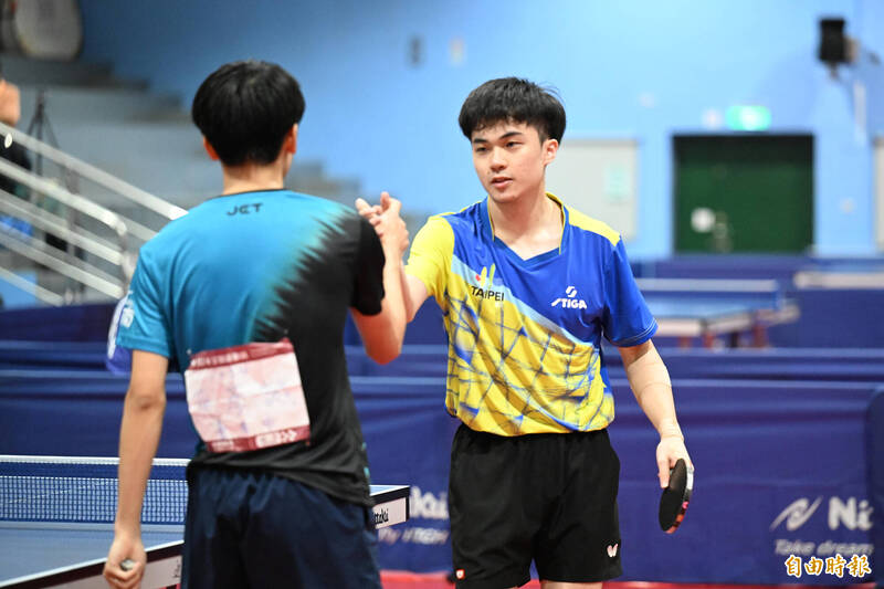 112年台南全運會男子組桌球單打賽，林昀儒擊敗台南地主黃彥誠獲得金牌。（記者李惠洲攝）
