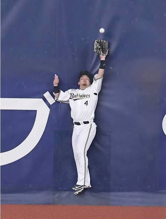 森友哉上演美技接殺。（產經體育提供）