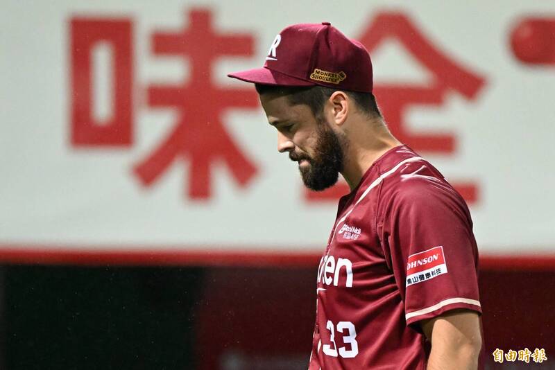 道博格0.2局退場。（記者林正堃攝）