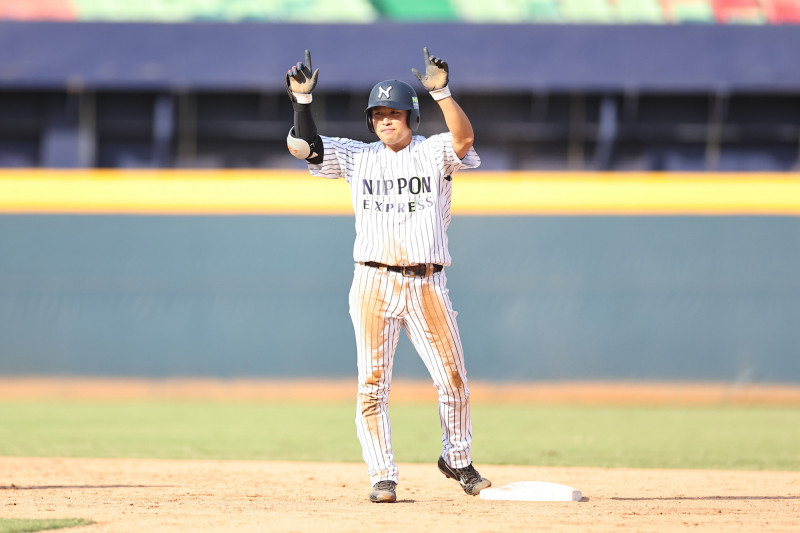 日本社會人游擊手添田真海4打數4安打1保送，5次打擊全部上壘，還貢獻5分打點，獲選單場（中職提供）
