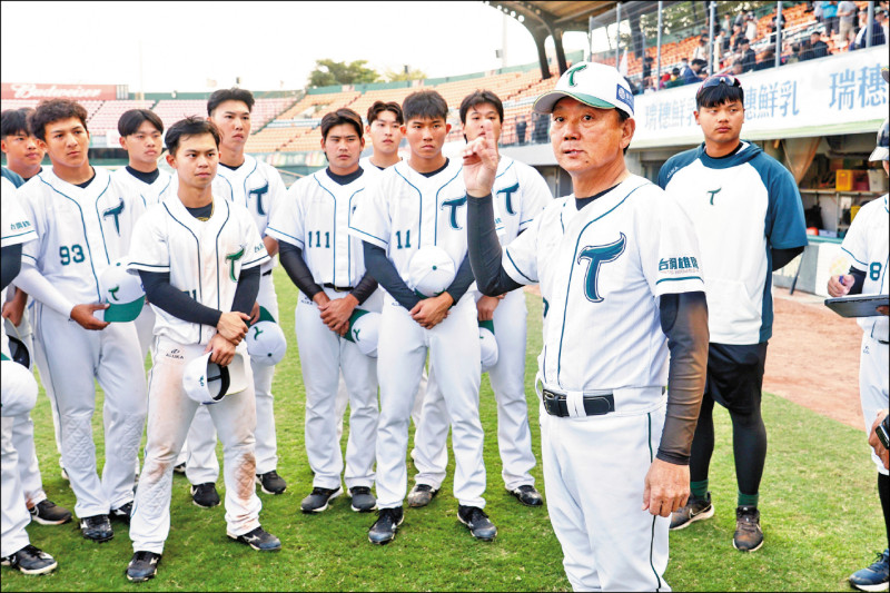 台鋼雄鷹今年上一軍，目標兩年內主場進場人數達聯盟平均值。（資料照）