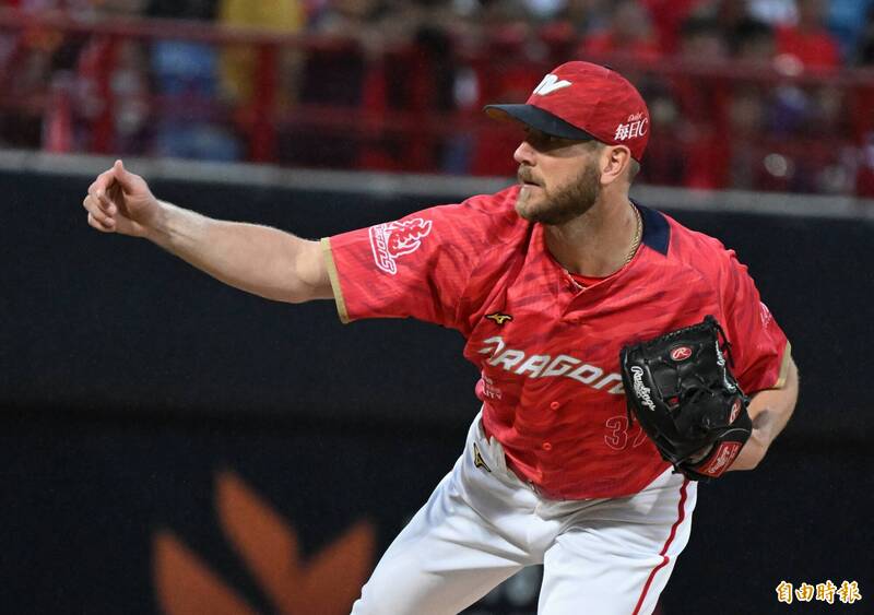 鋼龍。（資料照，記者林正堃攝）