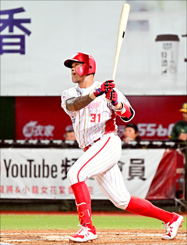 林智勝今年邁入21季是中職野手最多。（資料照）