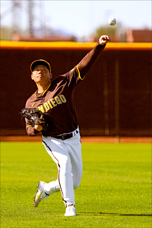 教士隊投捕報到首日，今年轉戰美職的松井裕樹投入春訓。（今日美國）