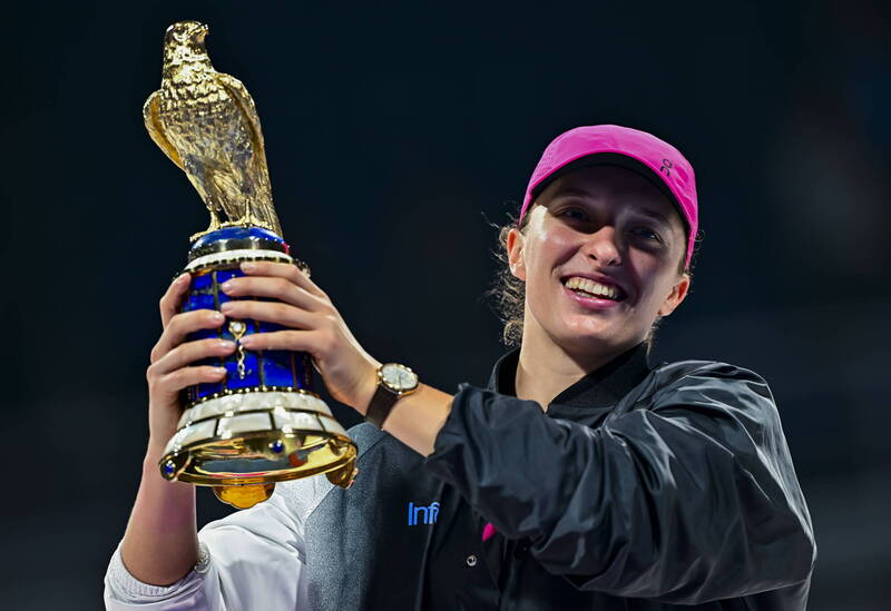 史薇泰克封后。（歐新社）