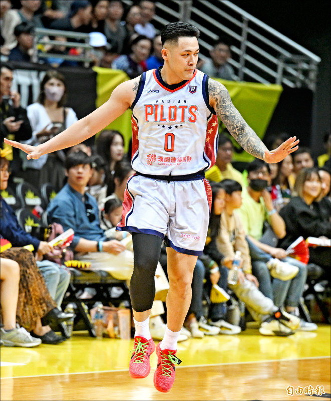 周儀翔昨大復活，拿下個人本季新高16分、7助攻。（記者林正堃攝）