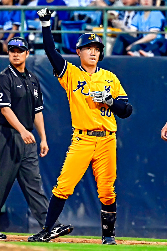 23歲的江坤宇，才打5個球季，已成為「50萬俱樂部」新成員。（資料照）