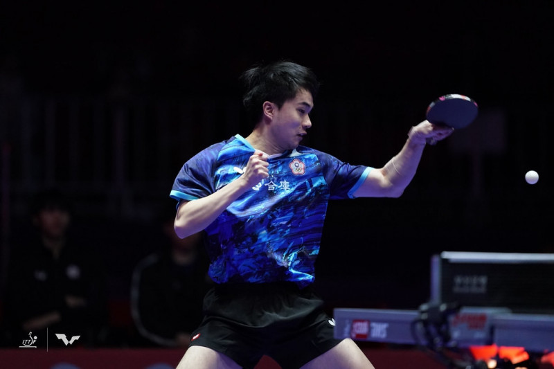 林昀儒逆轉奧恰洛夫，為台灣隊拿下一點勝利。（取自WTT官網）