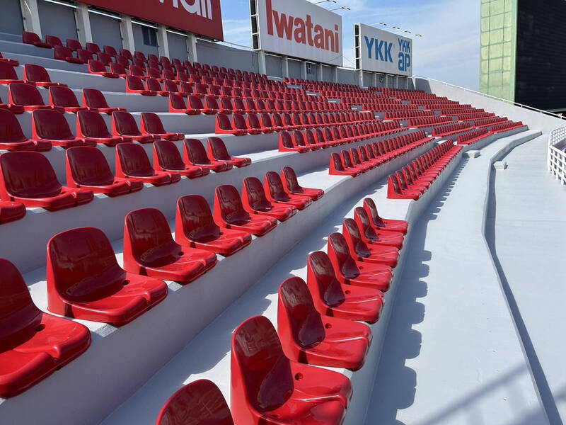 樂天桃園棒球場改善工程包含燈光和外野座位的全新配置。（桃巿府體育局提供）